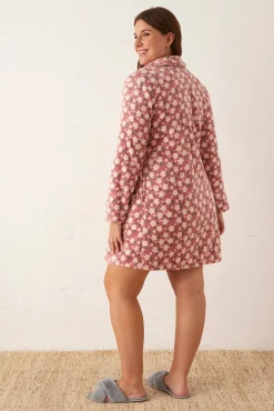 Bata abotonada tejido peludo estampado flores