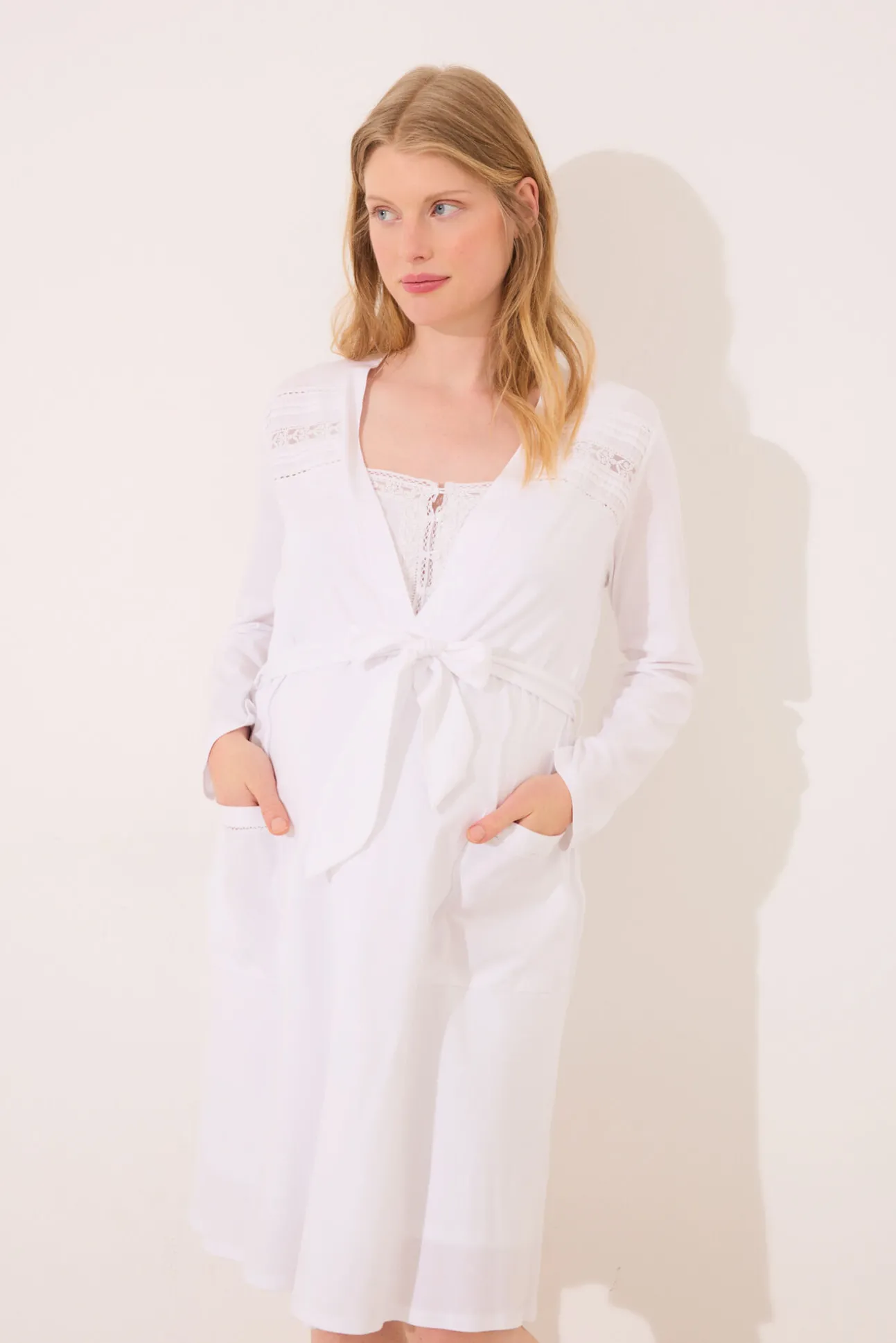 Bata midi "maternity" blanco