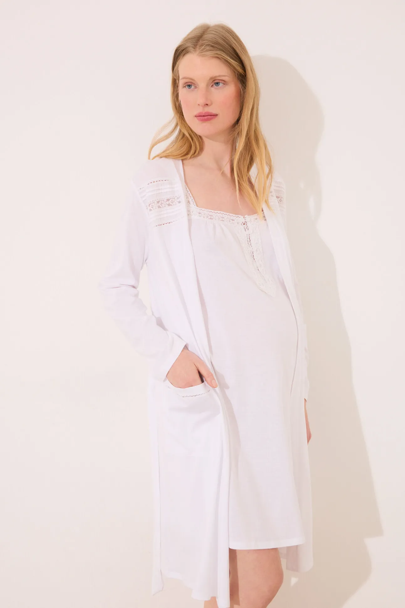 Bata midi "maternity" blanco