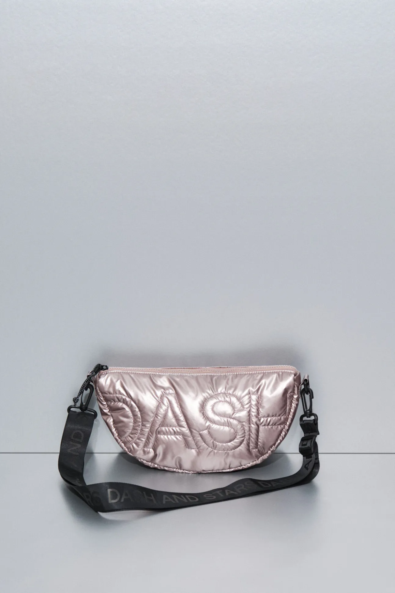 Bolso bandolera nylon rosa metalizado