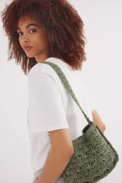 Bolso hombro rafia