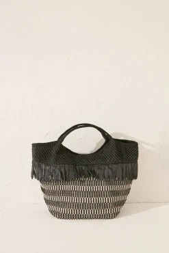 Bolso mediano rafia flecos negro
