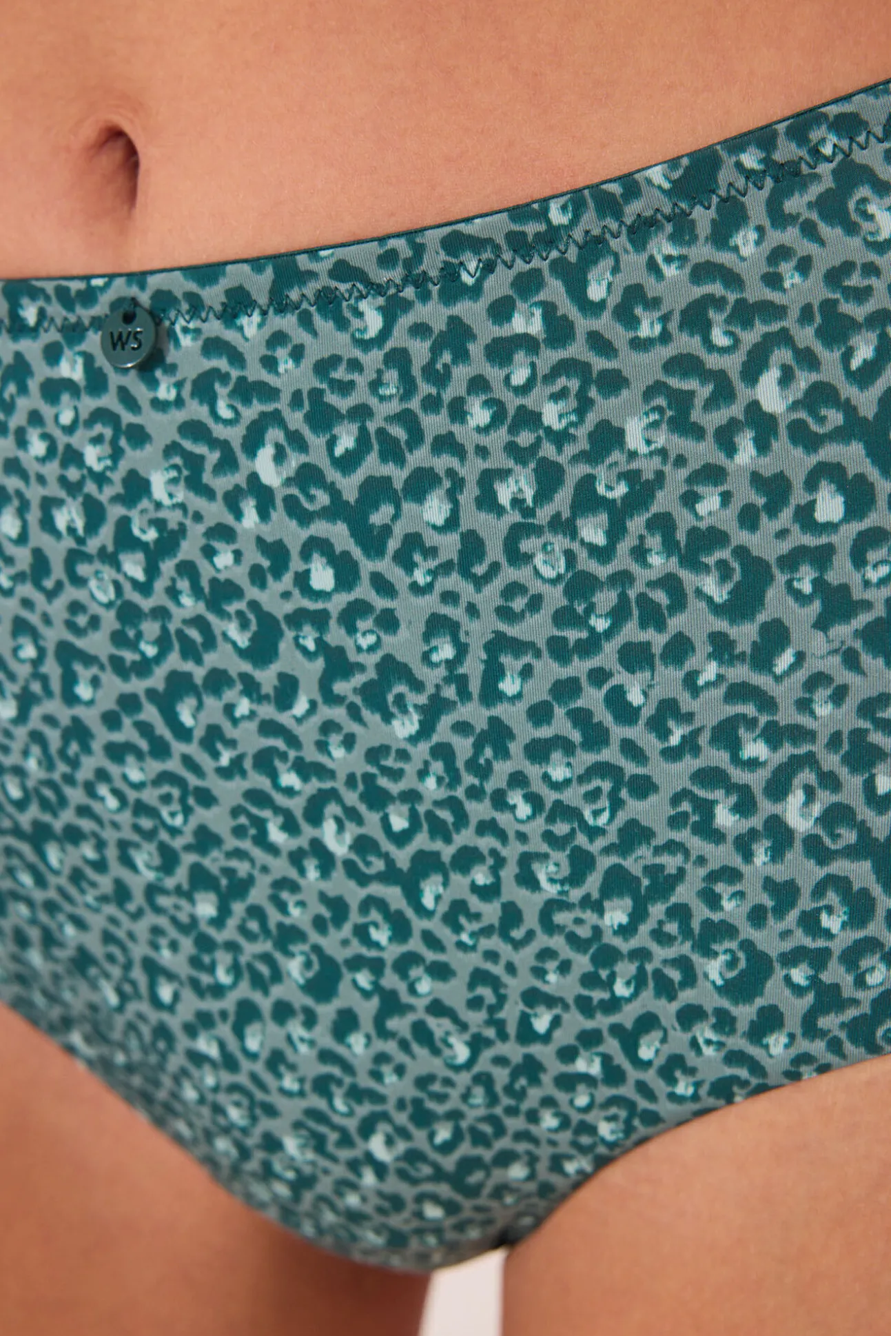 Braga alta clásica microfibra animal print