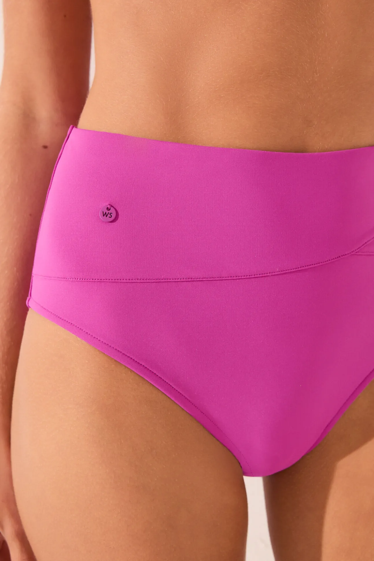 Braga bikini alta efecto moldeador