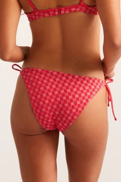 Braga bikini lazo clásica cherry