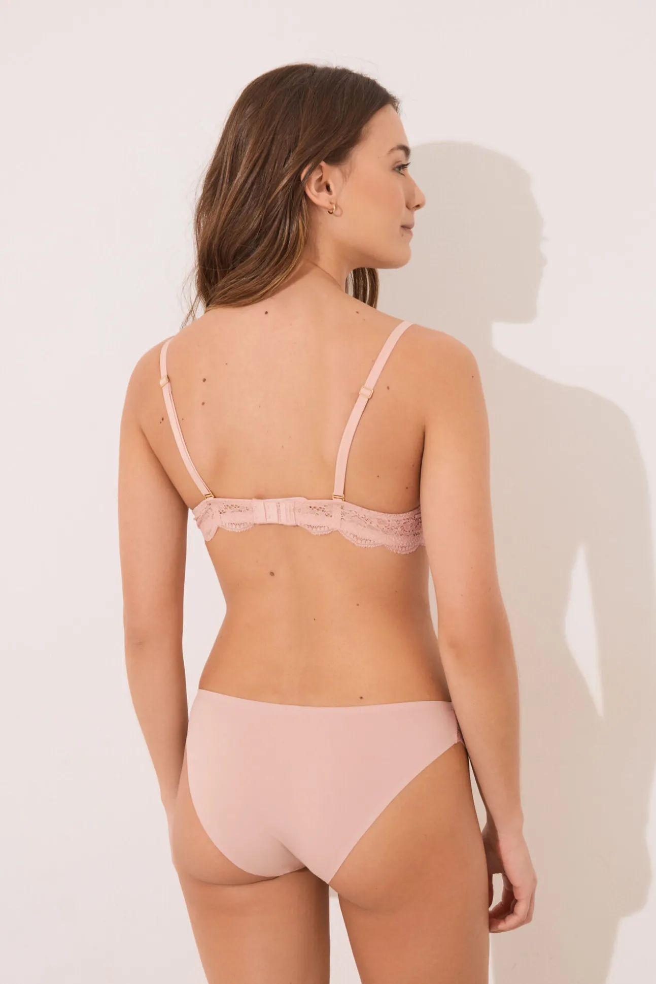 Braga clásica microfibra y encaje rosa