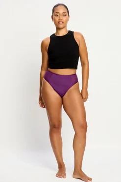 Braga menstrual clásica morado
