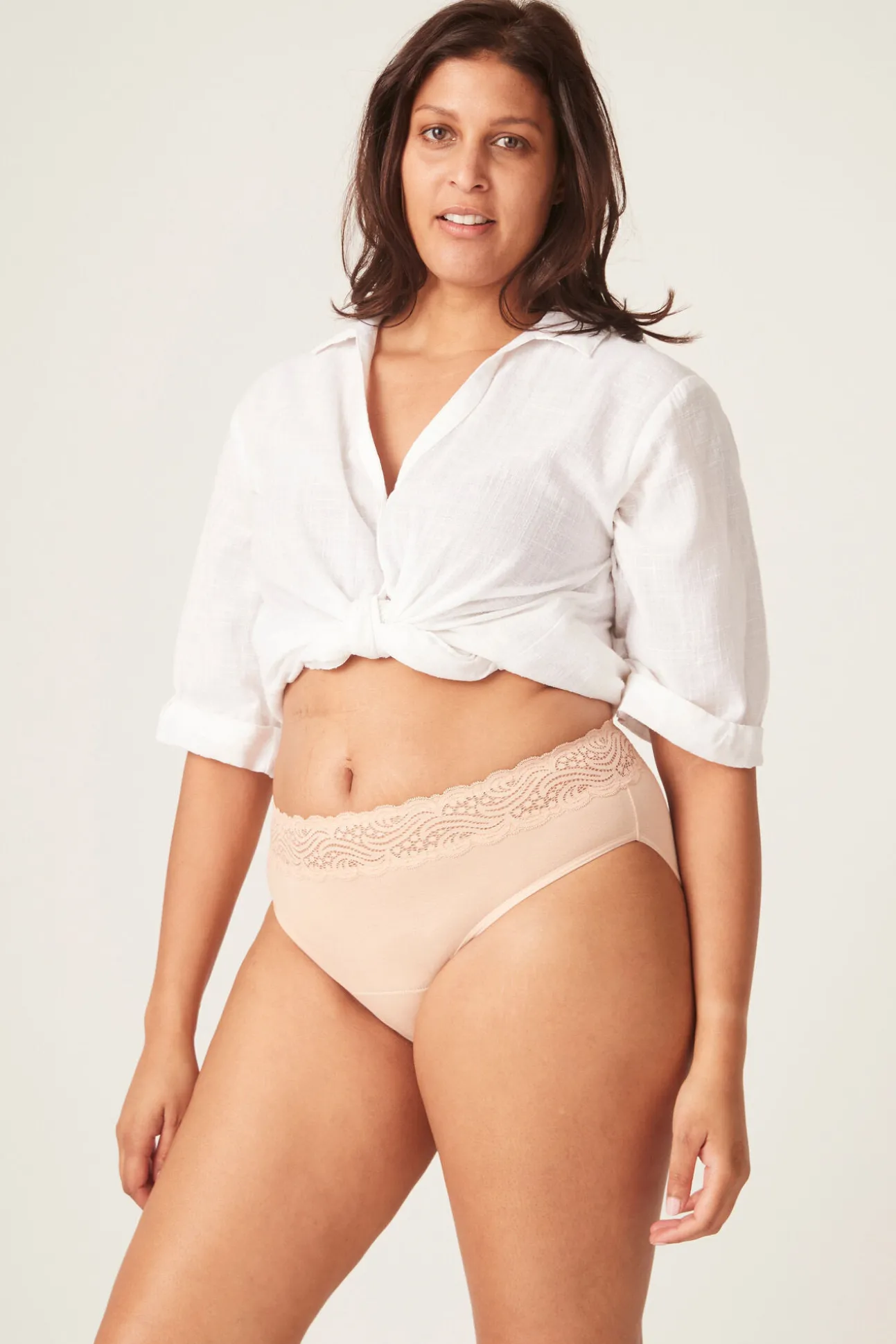 Braga menstrual encaje alta bambú negra absorción ligera moderada