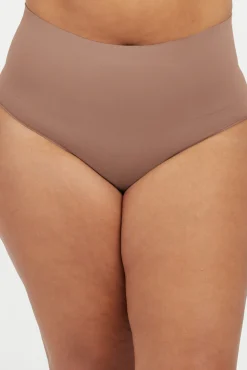 Braga moldeadora de talle alto nylon reciclado