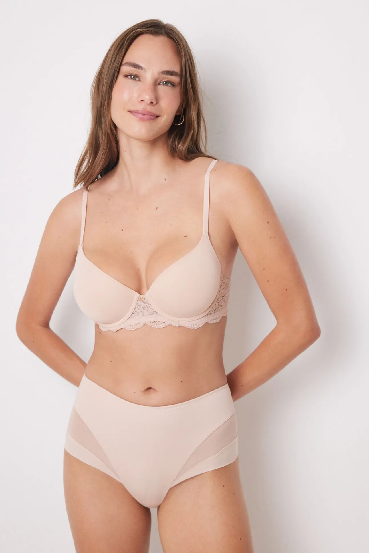 Braga reductora alta nude encaje