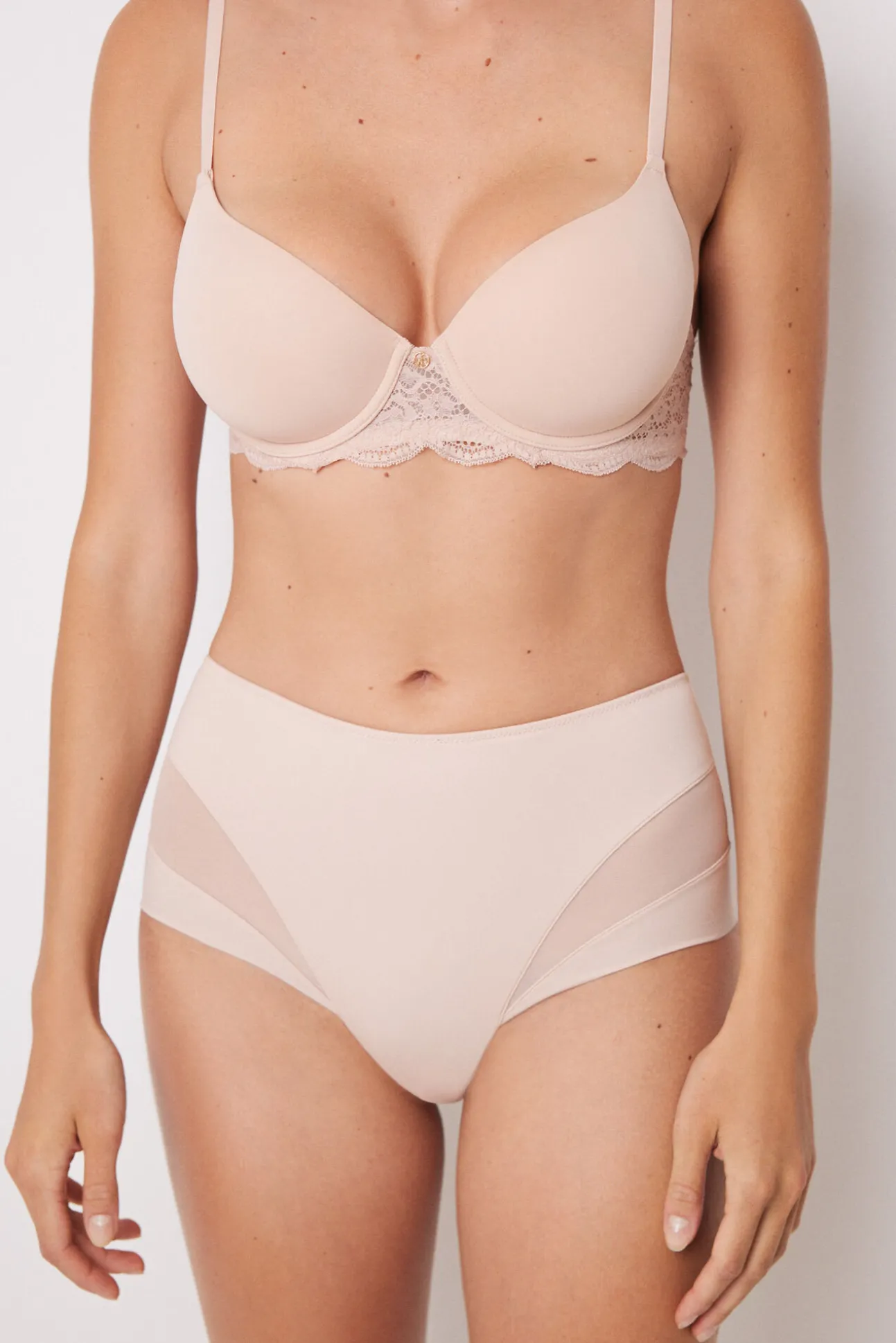 Braga reductora alta nude encaje