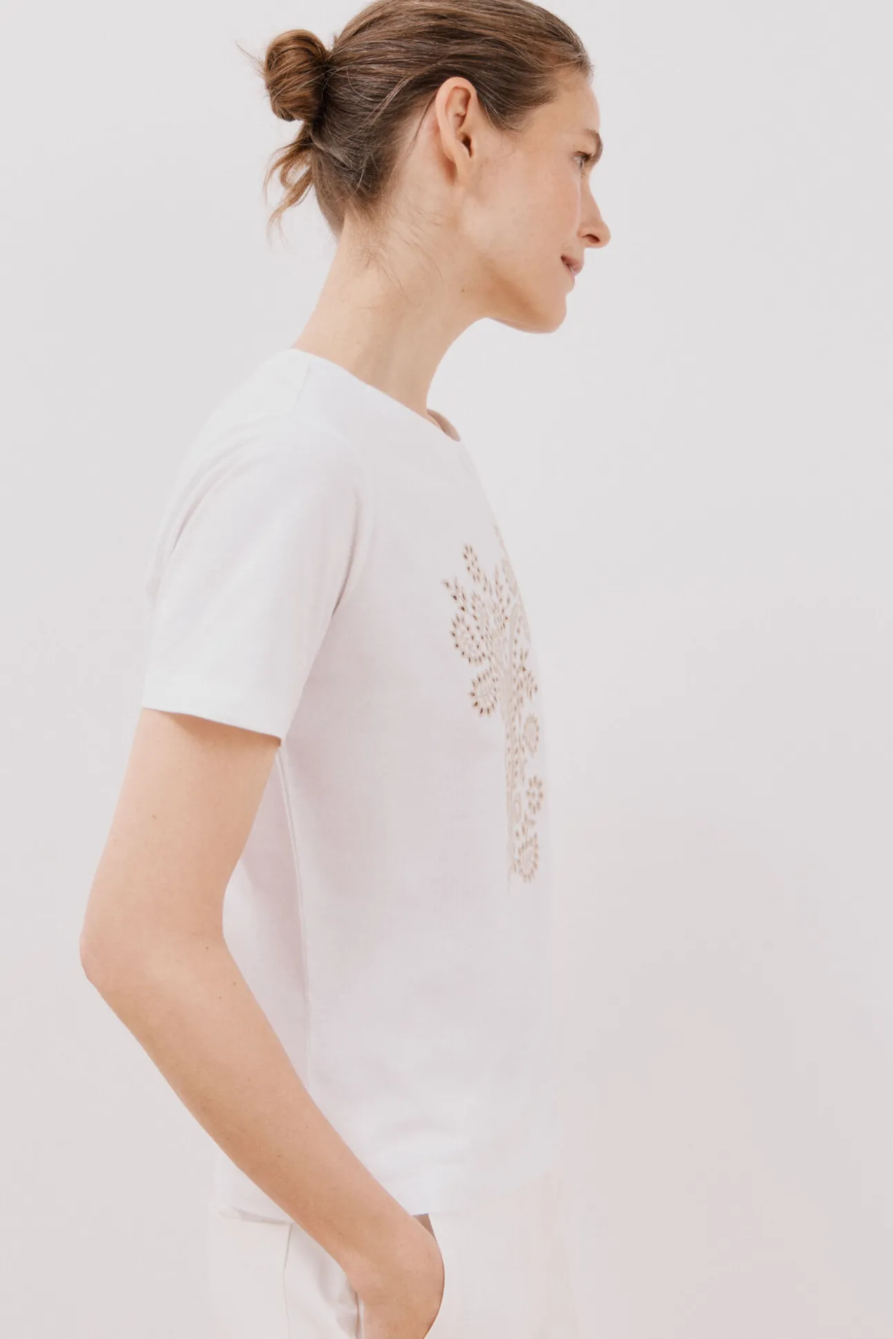 Camiseta bordada