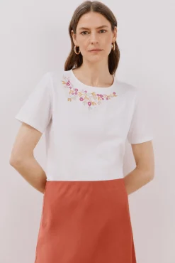 Camiseta bordado floral