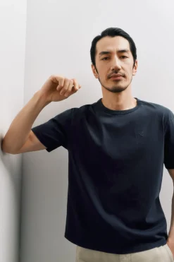 Camiseta básica con bordado avión OOTO