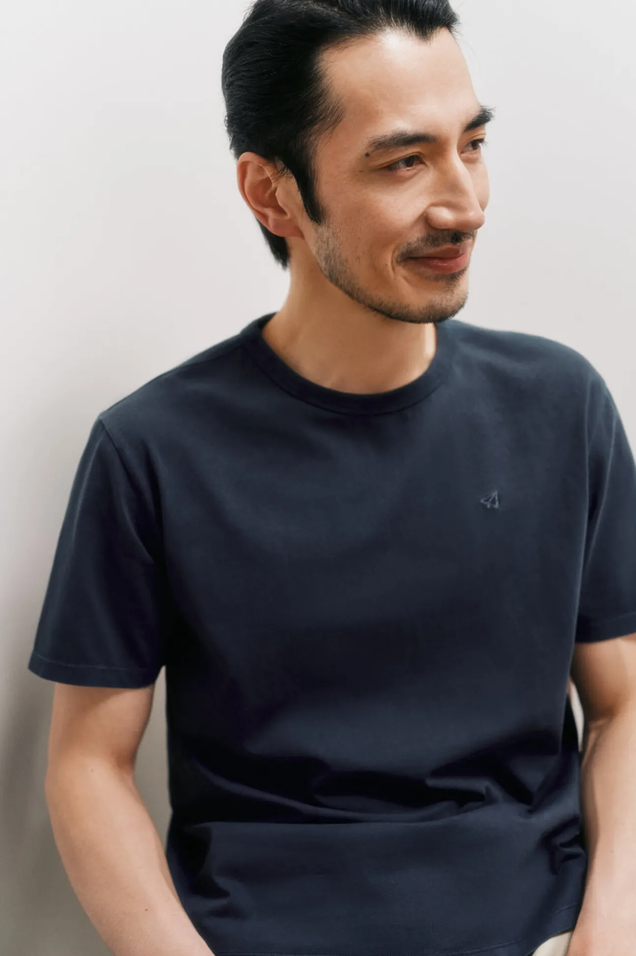 Camiseta básica con bordado avión OOTO