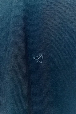 Camiseta básica con bordado avión OOTO