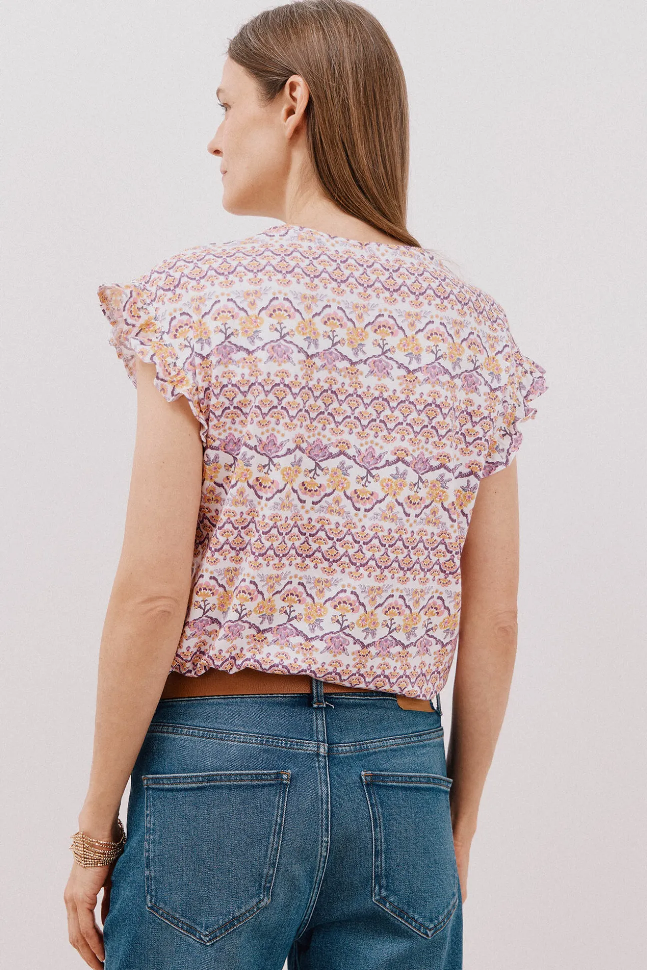 Camiseta básica volante