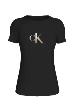 Camiseta de manga corta.