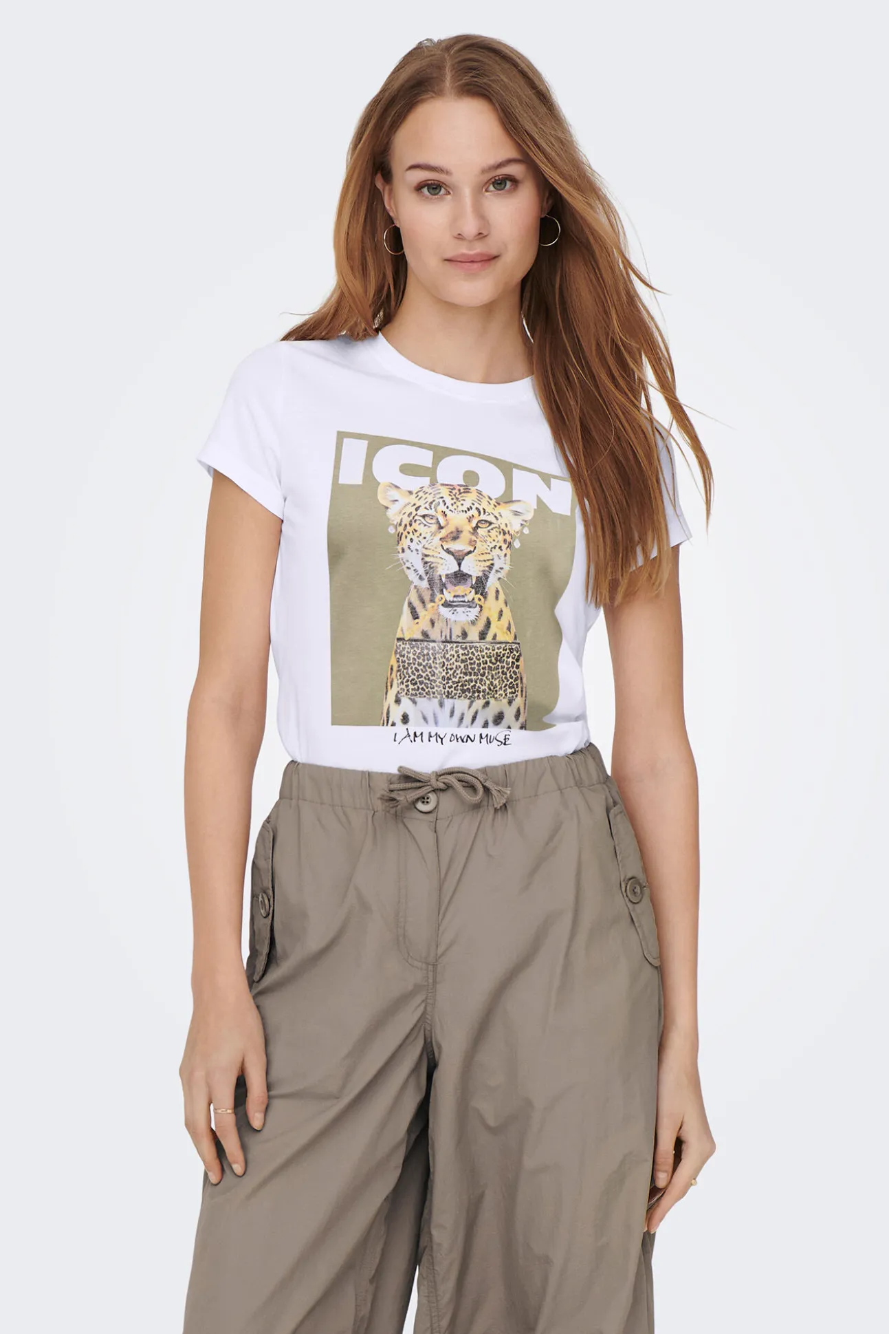 Camiseta de manga corta con dibujo frontal