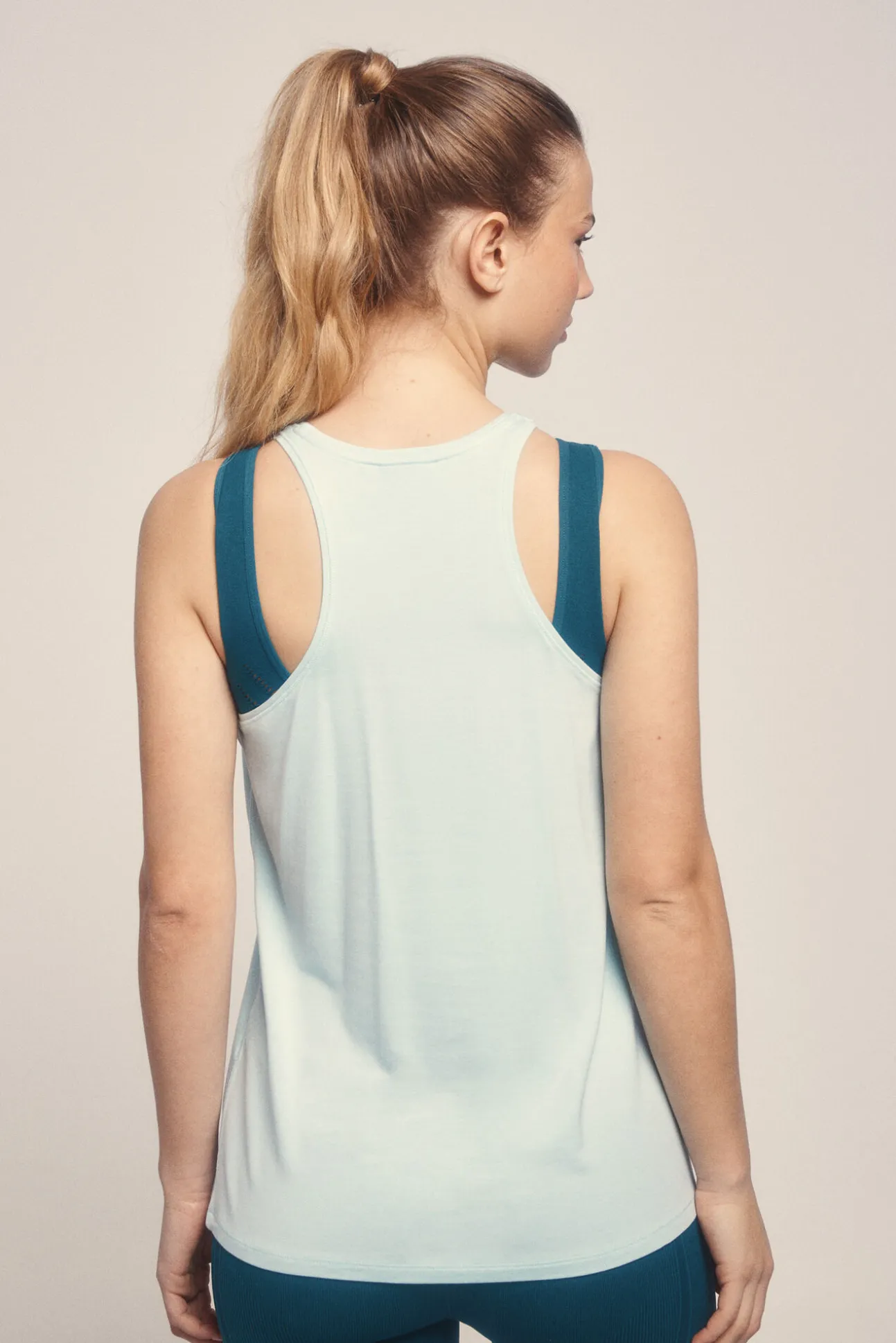 Camiseta fluida modal azul claro