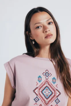 Camiseta gráfica étnica mangas lace