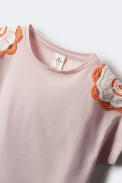 Camiseta hombros crochet niña