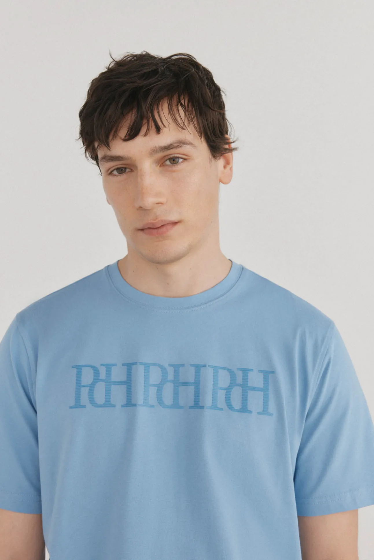 Camiseta logo grande fantasía