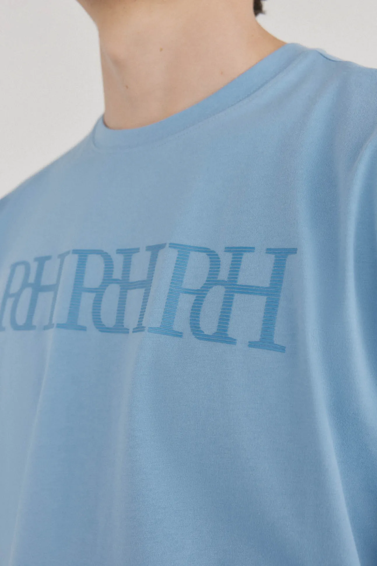 Camiseta logo grande fantasía