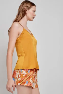 Camiseta pijama tirantes satinada amarillo