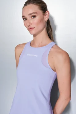 Camiseta sin mangas entallada lila