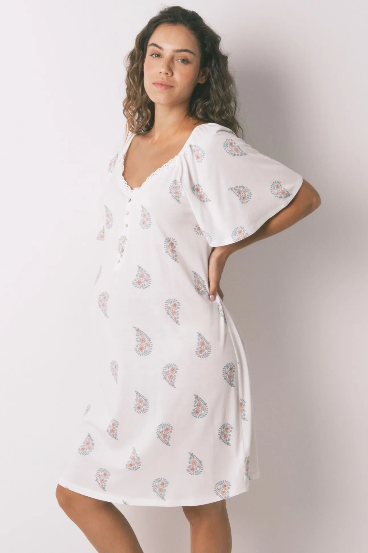 Camisón midi "maternity" algodón floral marfil