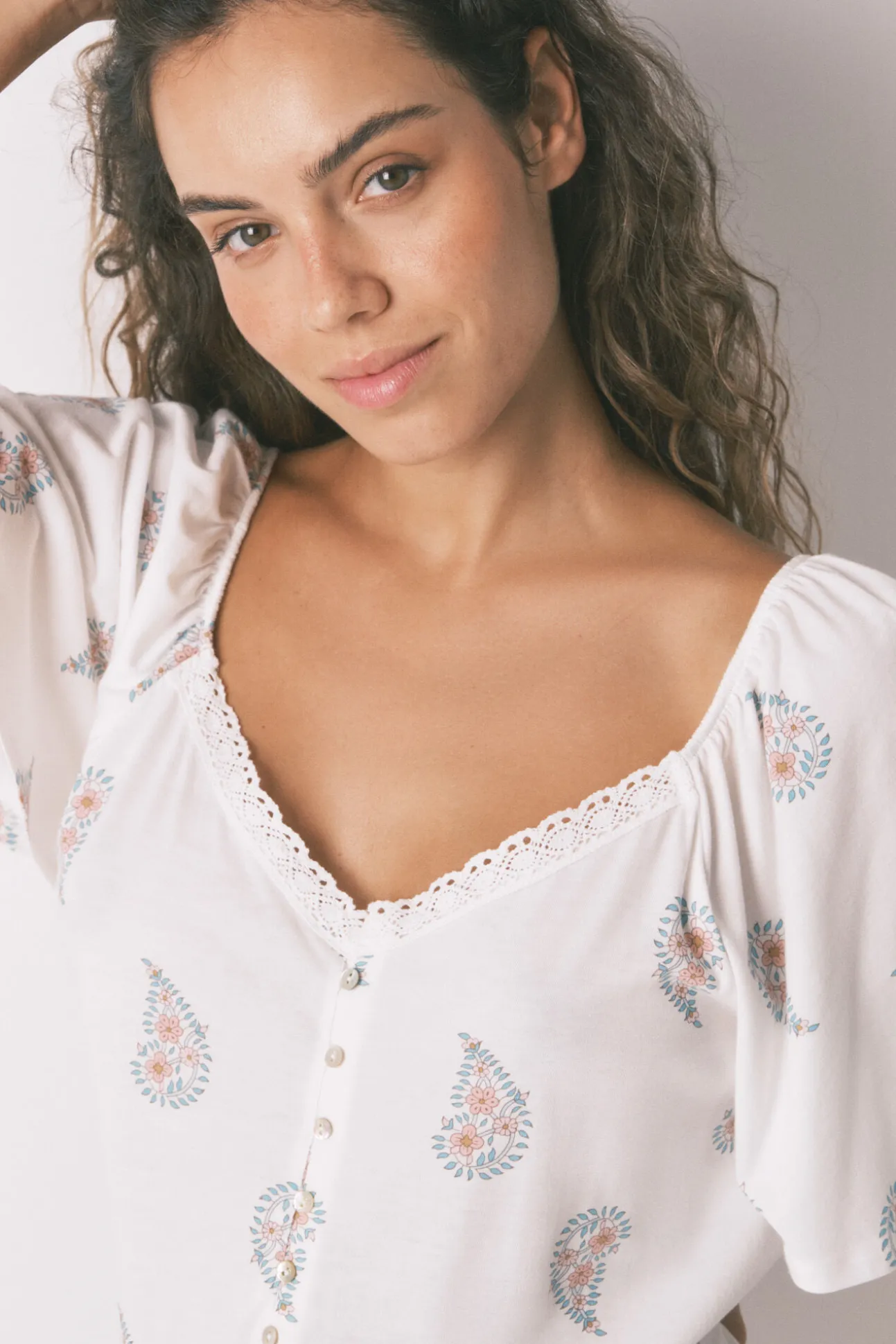 Camisón midi "maternity" algodón floral marfil