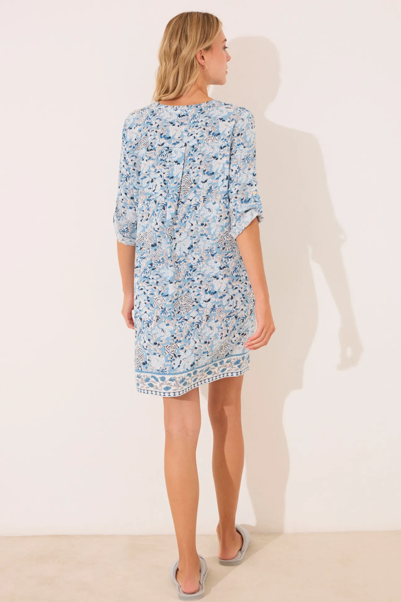 Camisola corta viscosa flores azul