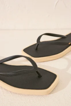 Chanclas punta cuadrada serpiente negro
