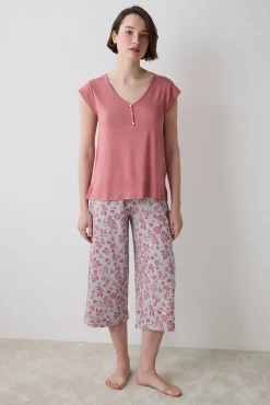 Conjunto de pijama capri print flores