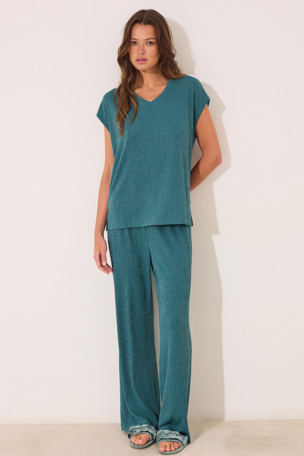 Conjunto pantalón y camiseta verde lurex