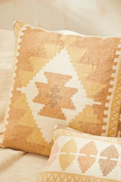 Funda de cojín de algodón dhurrie con print boho Berta