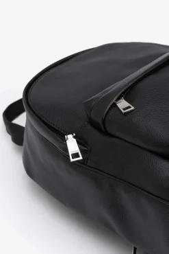 Mochila de piel sintética
