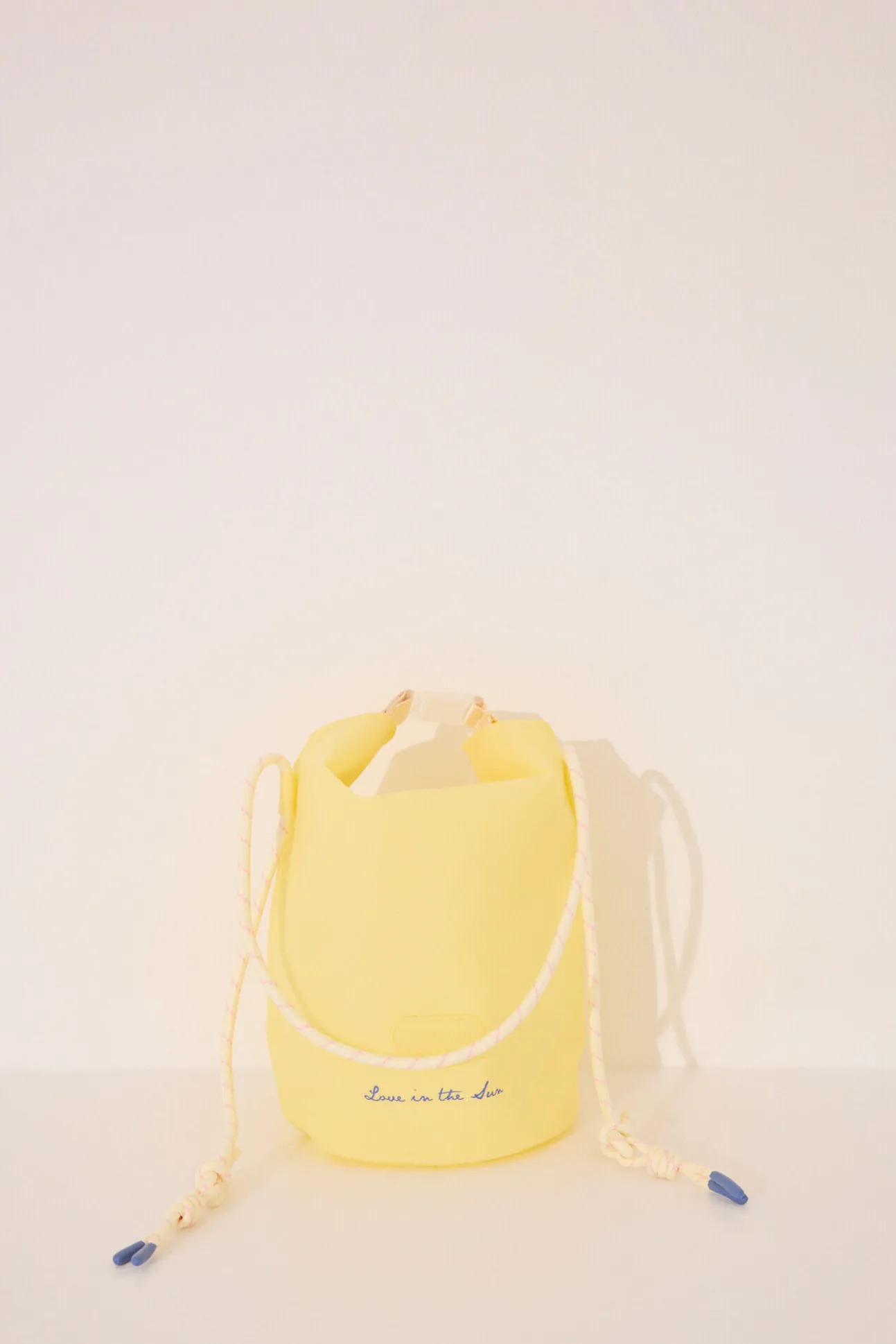 Neceser grande tipo saco water resistant