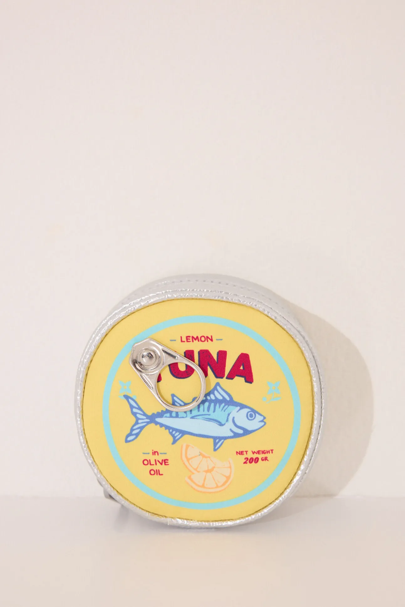 Neceser pequeño tipo lata amarillo