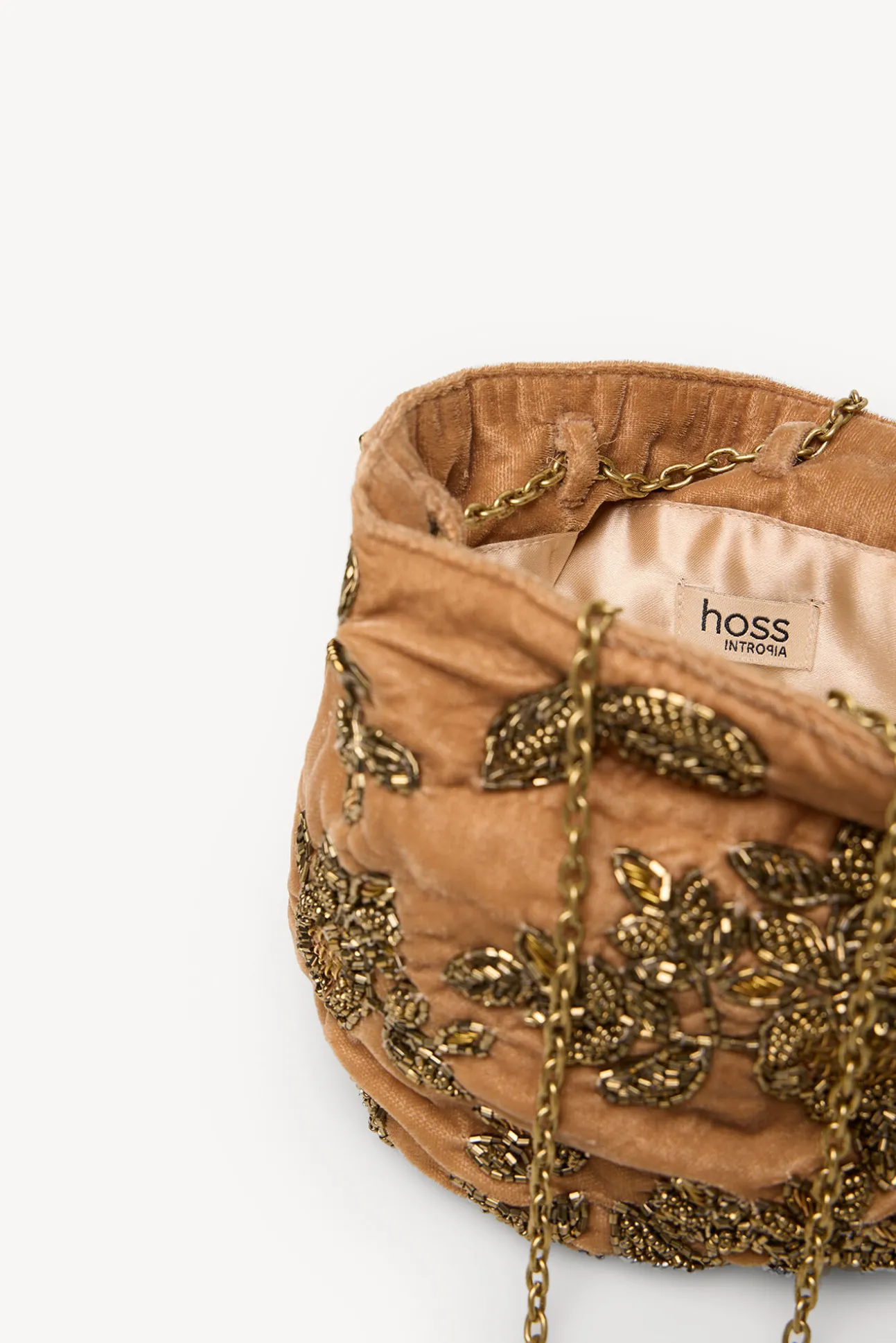 Nina. Bolso de terciopelo y abalorios
