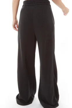 Pantalón ancho deportivo