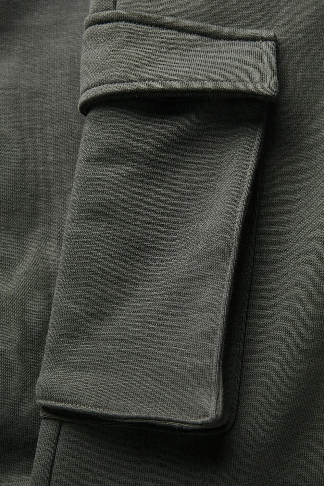 Pantalón cargo tipo jogger