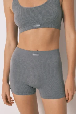 Pantalón corto canalé gris claro