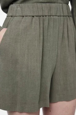 Pantalón corto de lino con cintura elástica