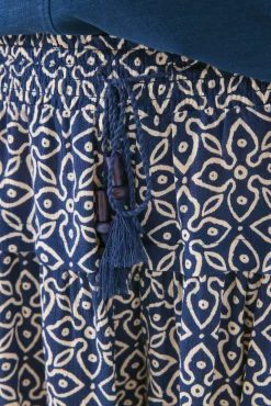 Pantalón corto estampado sello azul
