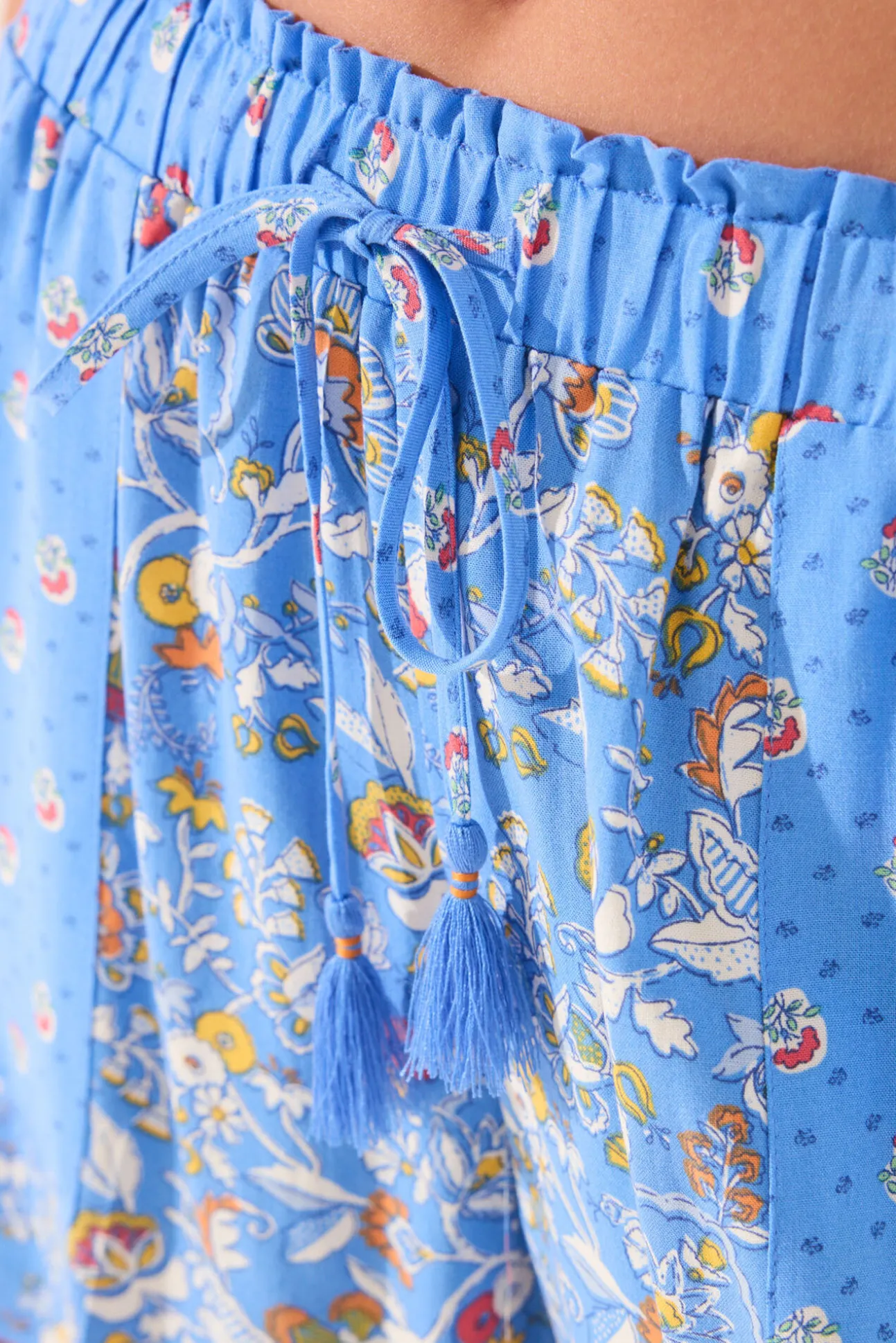 Pantalón corto viscosa patchwork azul