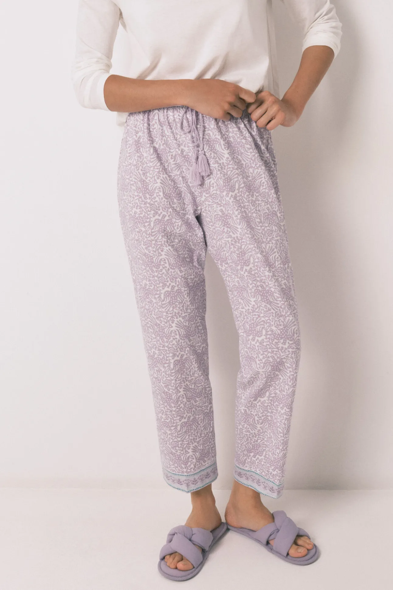 Pantalón largo carrot 100% algodón lila