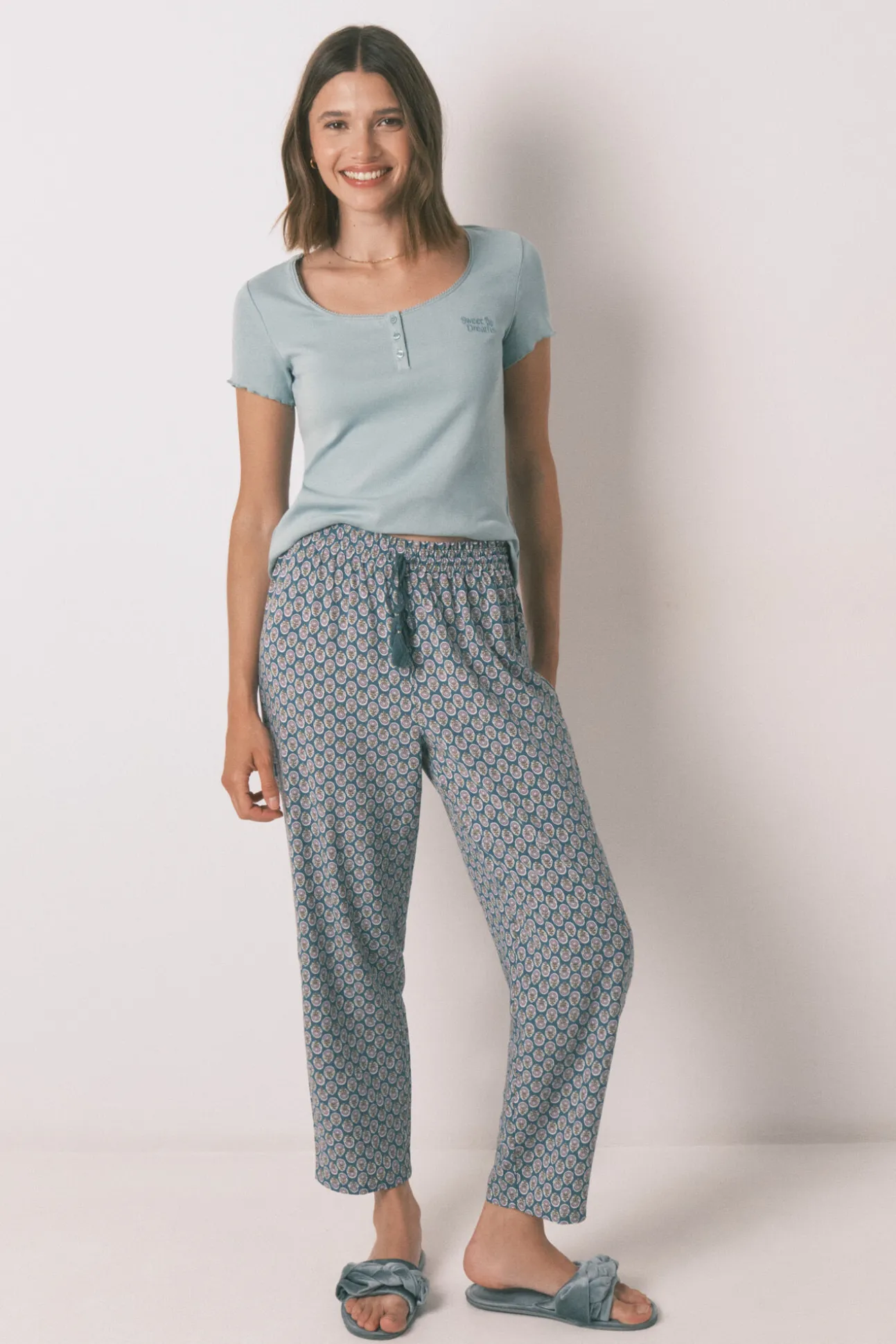 Pantalón largo carrot viscosa print sellos