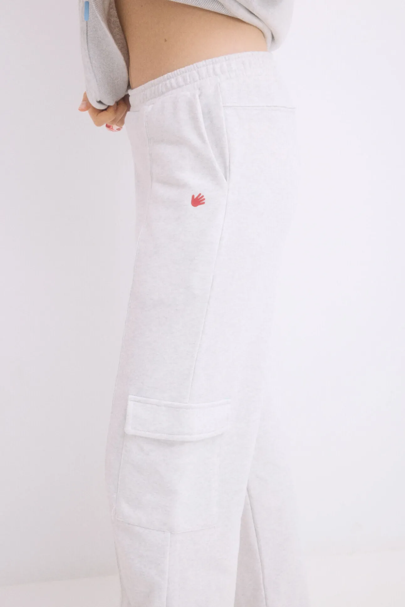 Pantalón largo flare felpa gris